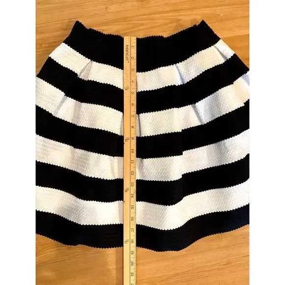 EXPRESS A-LINE SKIRT WHIMSYGOTH Size Medium - Picture 5 of 6